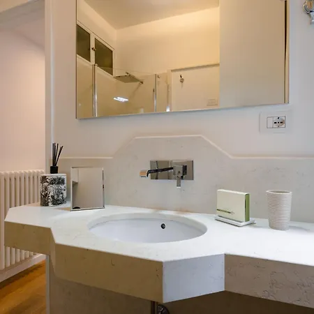 Lägenhet Deborah's Nest